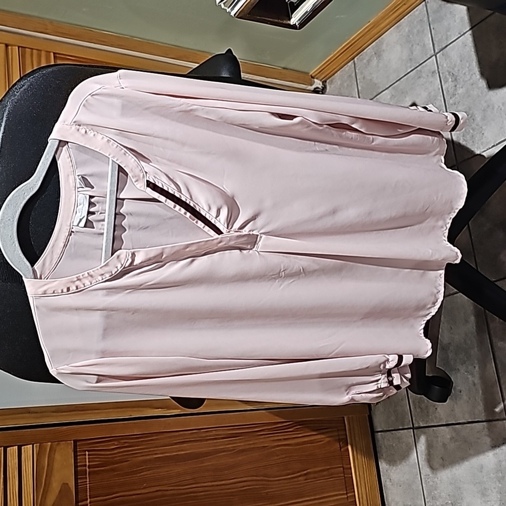 New York and company size xl blush with wine colored accent